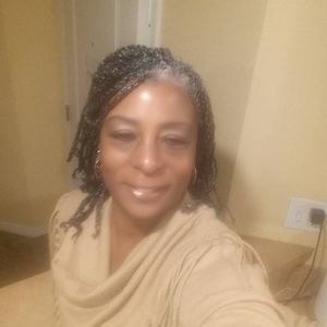 Meet your Posher, Leticia